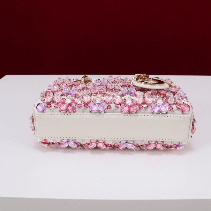 DIOR LADY D-JOY MICRO TASCHE AUS WEISSEM KALBSLEDER MIT ROSA BLUMENSTICKEREI UND STRASS